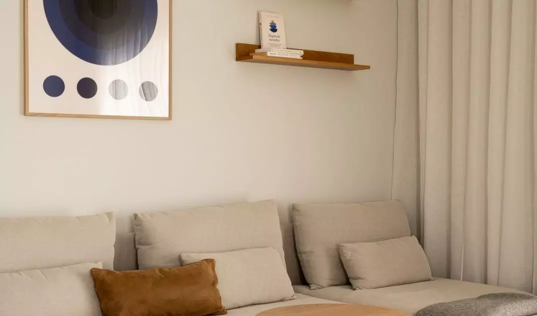 An apartment in the Wizjonerów housing development in Kraków, designed by KREPA design