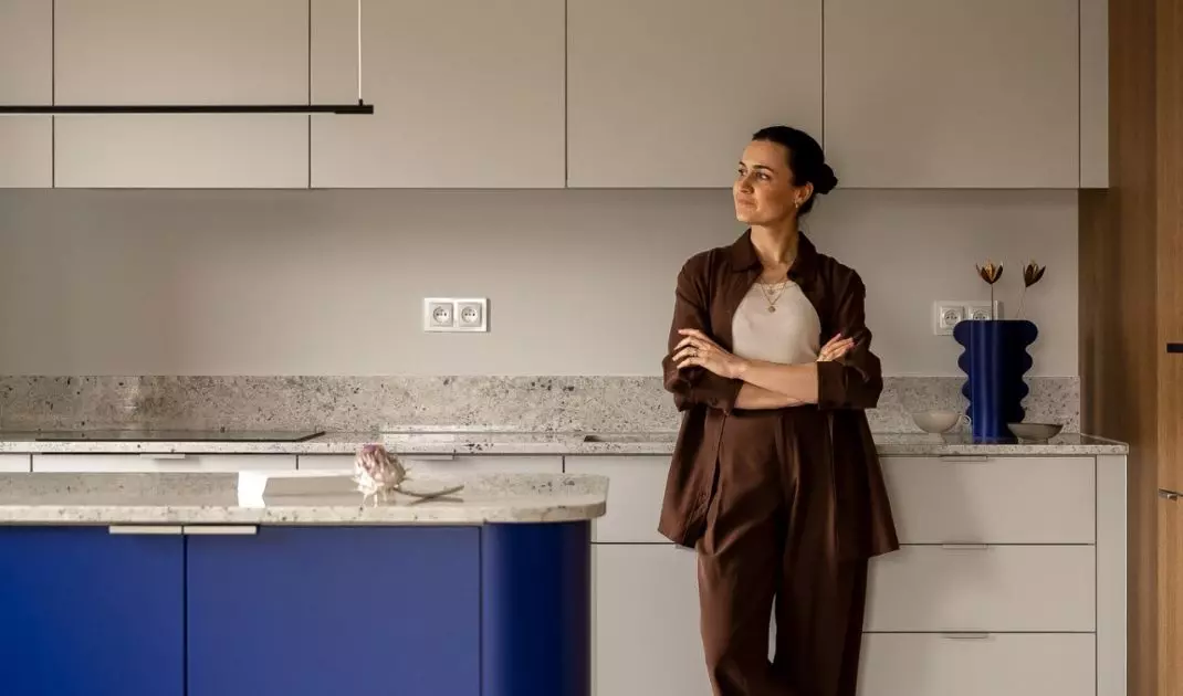 An apartment in the Wizjonerów housing development in Kraków, designed by KREPA design