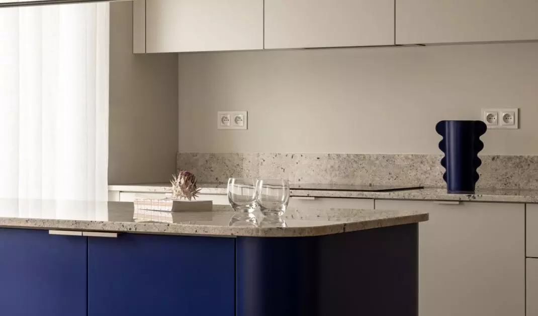 An apartment in the Wizjonerów housing development in Kraków, designed by KREPA design