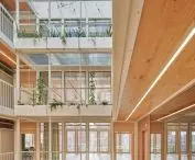 Sants Social Centre w Barcelonie projektu pracowni Laos Arquitectura