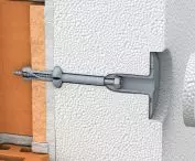 Przekrój wykonanego montażu zagłębionego (styropian, kołek R-TFIX-8SX)