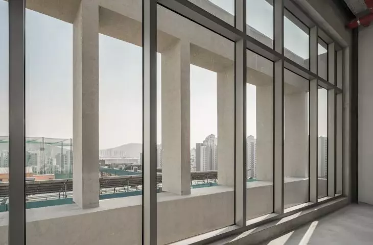 HOURS Building w Seulu projektu See Architects