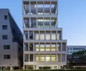 HOURS Building w Seulu projektu See Architects