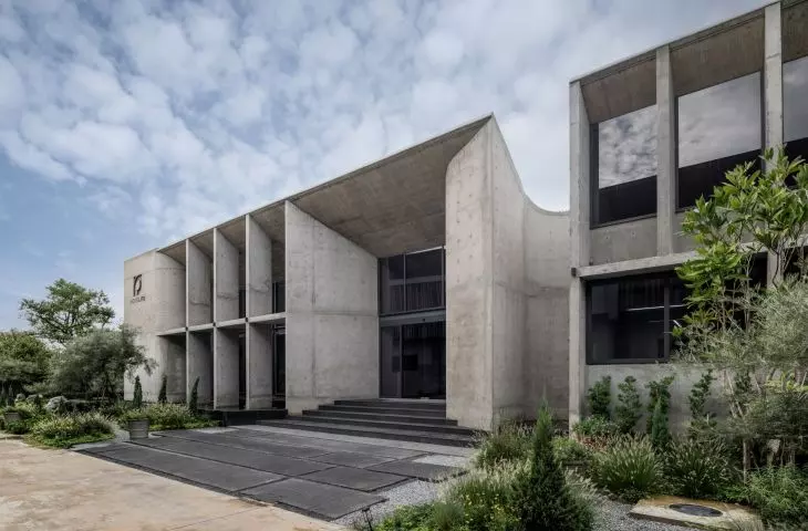 Novolife HQ w Bangkoku projektu Studio Krubka