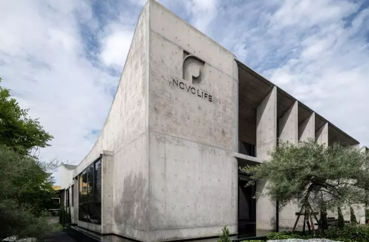 Novolife HQ w Bangkoku projektu Studio Krubka