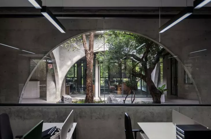 Novolife HQ w Bangkoku projektu Studio Krubka