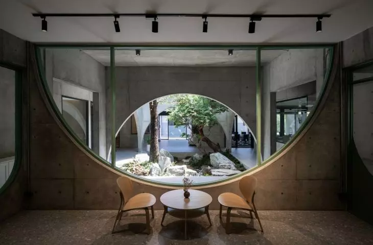 Novolife HQ w Bangkoku projektu Studio Krubka