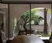 Novolife HQ w Bangkoku projektu Studio Krubka