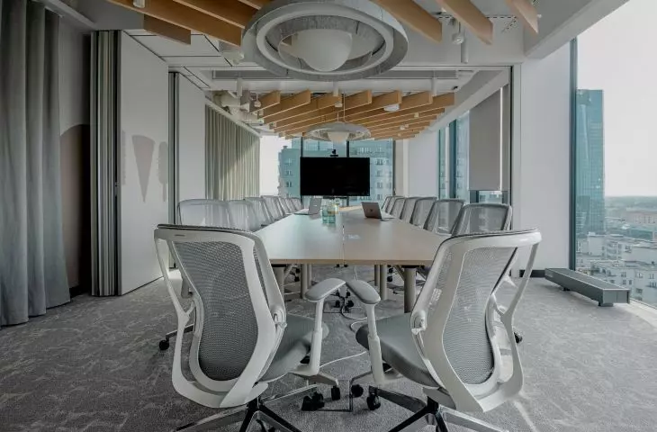 Magnum's New Office