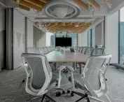 Magnum's New Office
