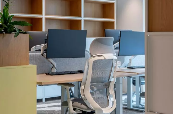 Magnum's New Office