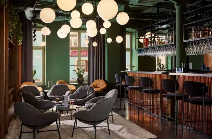 Lobby w Hotel Wroclaw oświetlone przez HSK 