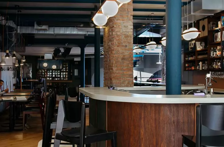 Bar 20 meters long