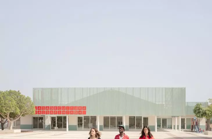 Casa de la Cultura de Balsapintada projektu COR Architecture + Design 