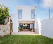 The house in Ulguer consists of a main structure with two separate annexes adjoining it