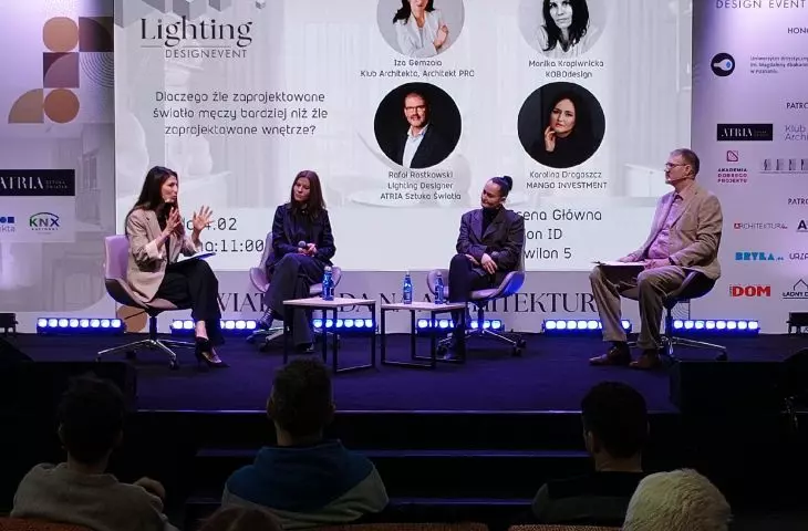 Rafał Rostkowski, Lighting Designer ATRIA Sztuka Światła, podczas panelu dyskusyjnego „Dlaczego źle zaprojektowane światło męczy bardziej niż źle zaprojektowane wnętrze?” na Lighting Design Event