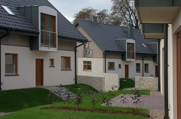 Houses have terraces with southern or western exposure