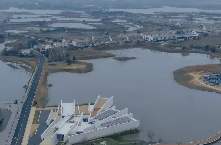 Chenhu Wetland Art Center w Wuhan projektu TAO