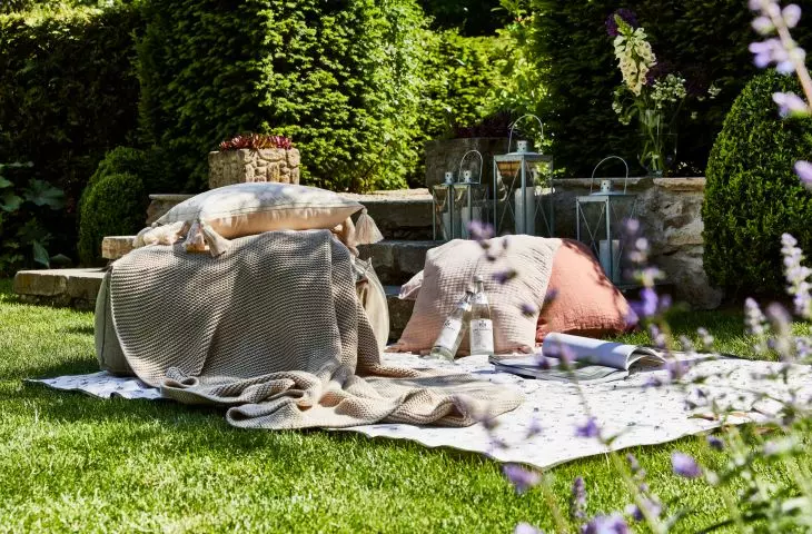Pleats and blankets are great for the terrace
