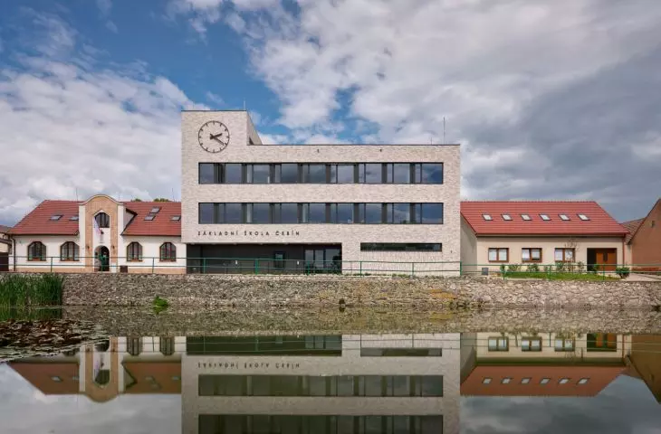 Čebín Primary School near Brno, designed by Knesl Kynčl Architects