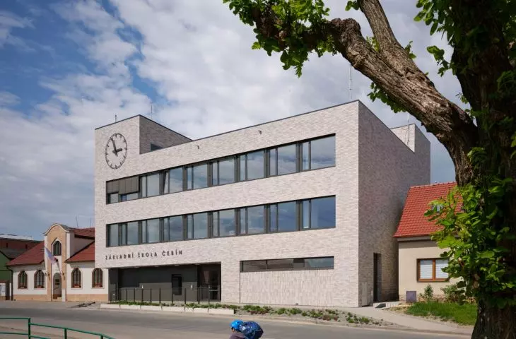 Čebín Primary School pod Brnem projektu knesl kynčl architekti