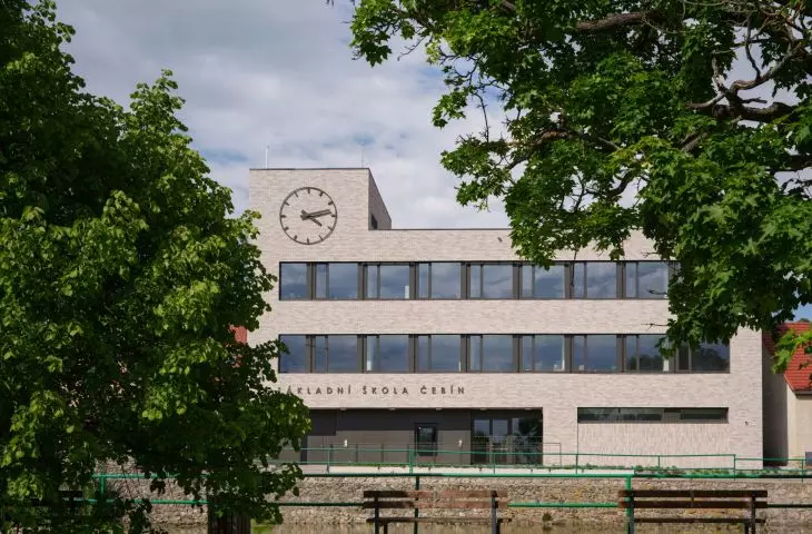 Čebín Primary School near Brno, designed by Knesl Kynčl Architects
