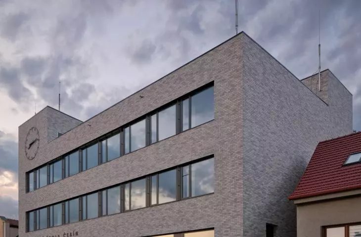 Čebín Primary School near Brno, designed by Knesl Kynčl Architects