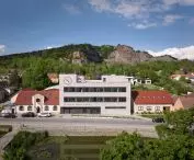 Čebín Primary School near Brno, designed by Knesl Kynčl Architects
