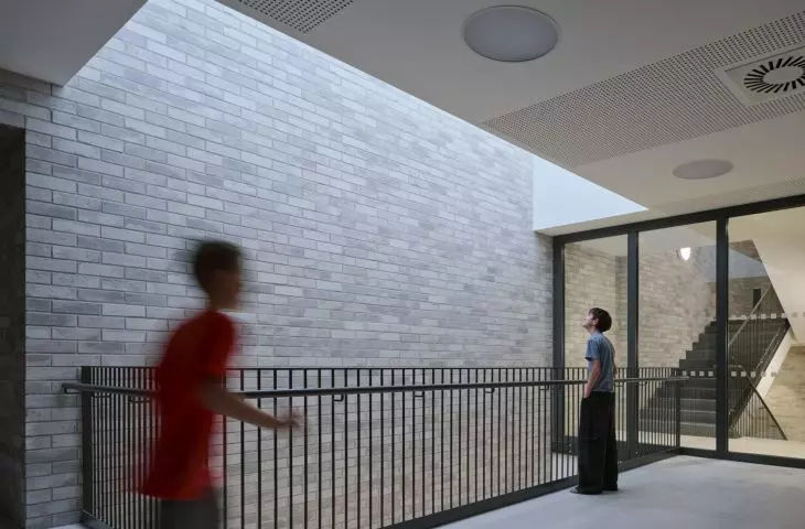 Čebín Primary School pod Brnem projektu knesl kynčl architekti