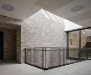 Čebín Primary School pod Brnem projektu knesl kynčl architekti