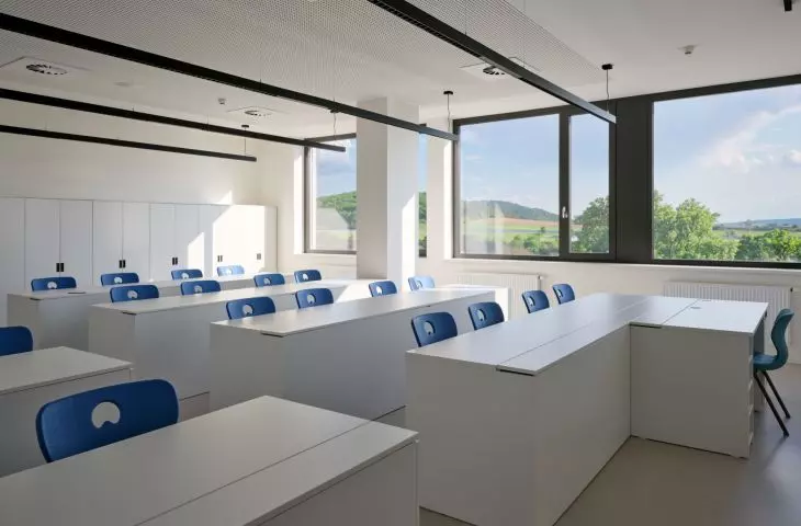 Čebín Primary School pod Brnem projektu knesl kynčl architekti