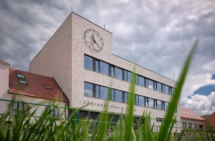 Čebín Primary School pod Brnem projektu knesl kynčl architekti