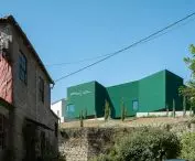 Ponto C w Penafiel projektu Galeria Gabinete