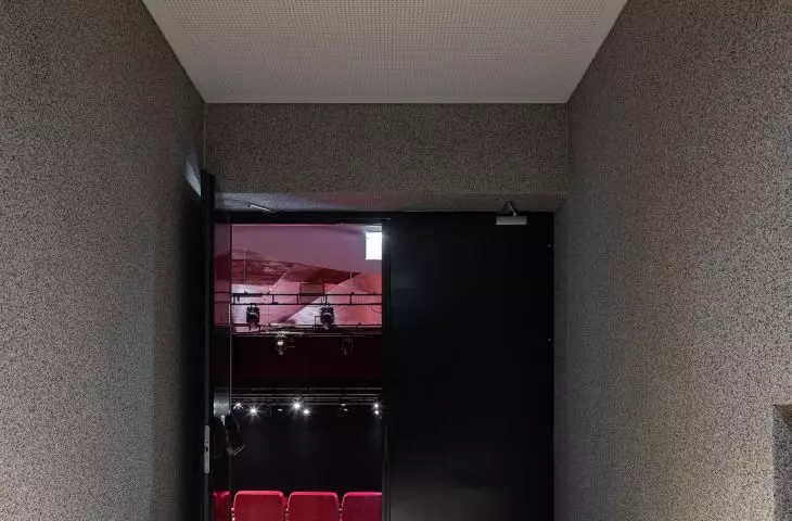 Ponto C w Penafiel projektu Galeria Gabinete