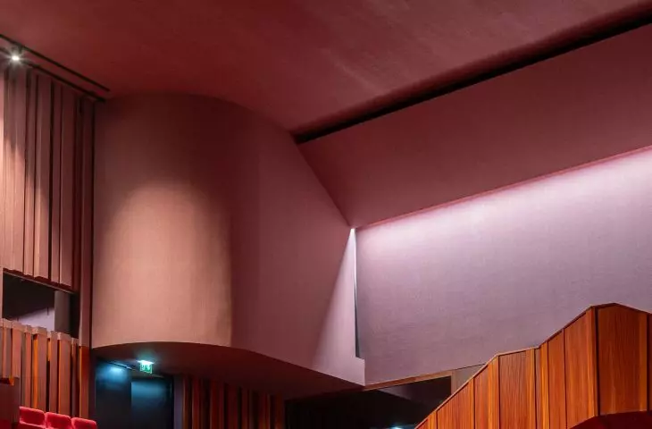 Ponto C w Penafiel projektu Galeria Gabinete