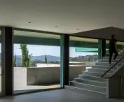 Ponto C w Penafiel projektu Galeria Gabinete