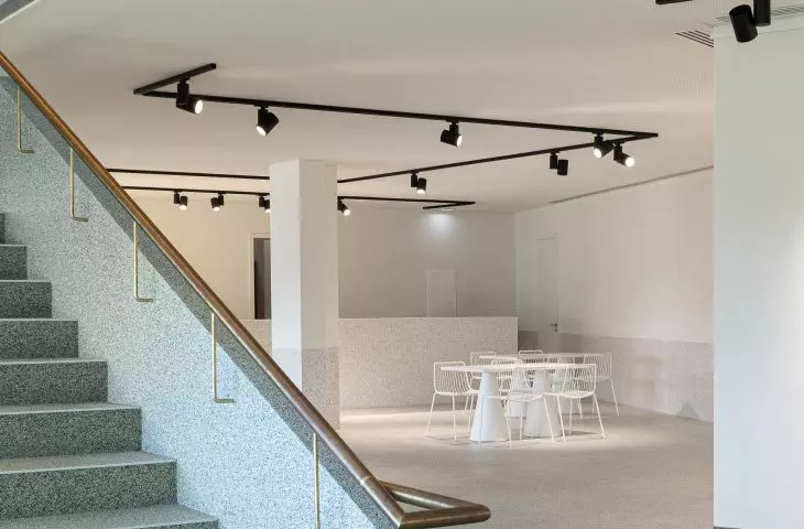 Ponto C w Penafiel projektu Galeria Gabinete