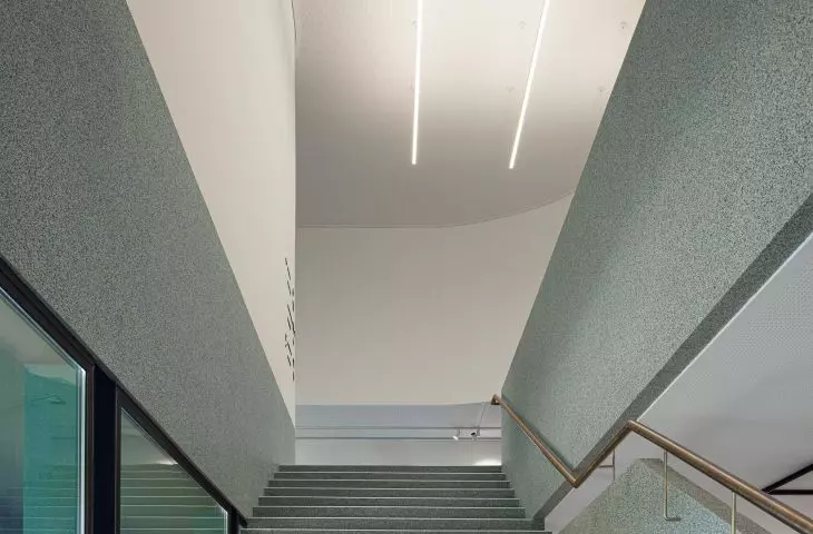 Ponto C w Penafiel projektu Galeria Gabinete