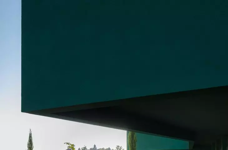 Ponto C w Penafiel projektu Galeria Gabinete