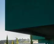 Ponto C w Penafiel projektu Galeria Gabinete