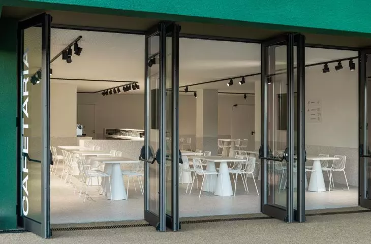 Ponto C w Penafiel projektu Galeria Gabinete