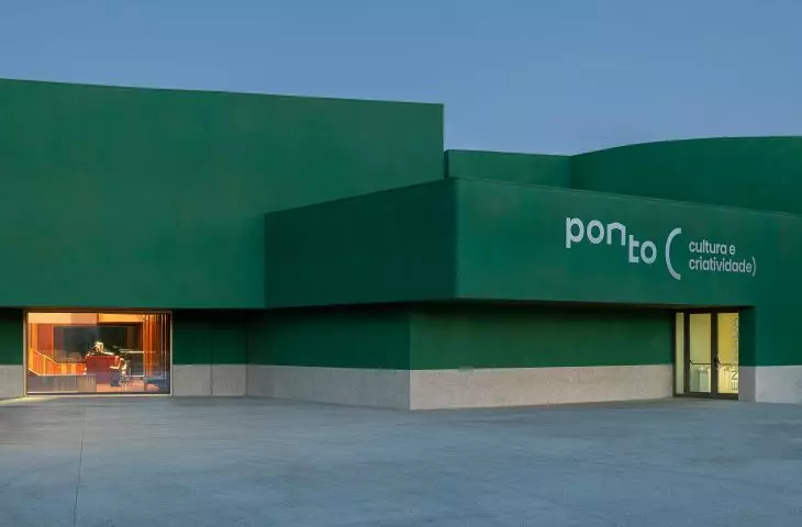 Ponto C w Penafiel projektu Galeria Gabinete