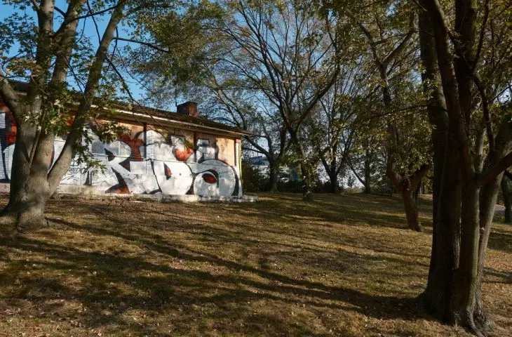 The Żagielek Bar near Kępa Potocka Park