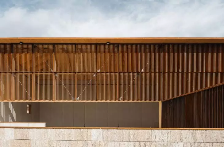 Frontón Maeztu w Aguilar de Codés projektu VERNE Arquitectura + Alejandro Maortua