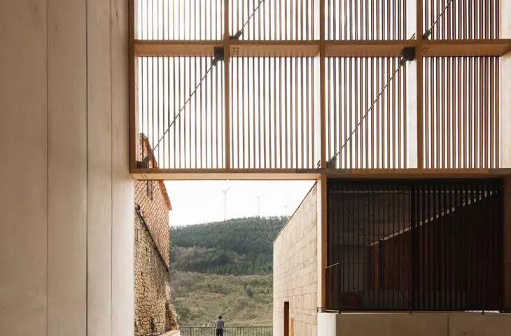 The Maeztu Frontón in Aguilar de Codés, designed by VERNE Arquitectura + Alejandro Maortua