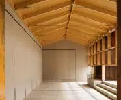 Frontón Maeztu w Aguilar de Codés projektu VERNE Arquitectura + Alejandro Maortua