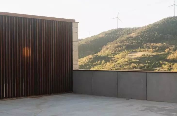 The Maeztu Frontón in Aguilar de Codés, designed by VERNE Arquitectura + Alejandro Maortua