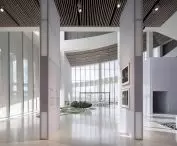 Suzhou Museum of Contemporary Art nad jeziorem Jinji projektu BIG
