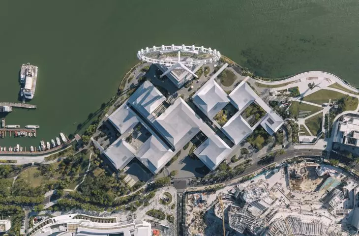 Suzhou Museum of Contemporary Art nad jeziorem Jinji projektu BIG