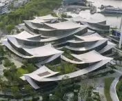 Suzhou Museum of Contemporary Art nad jeziorem Jinji projektu BIG